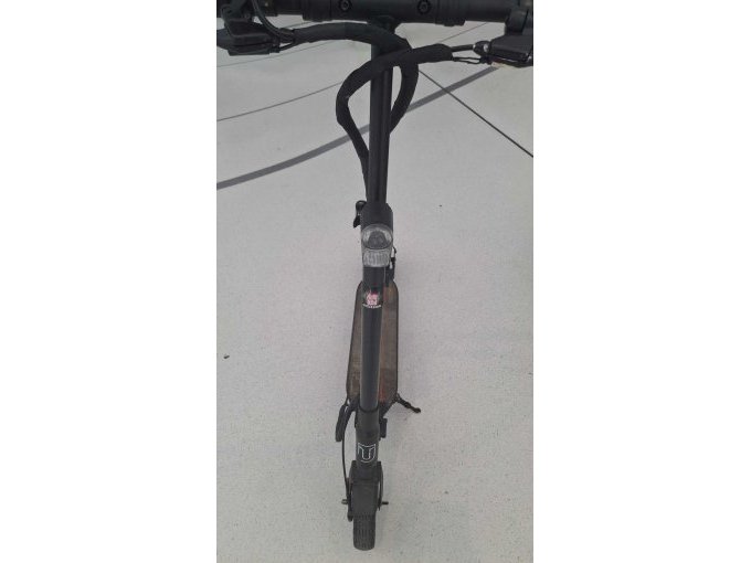1 E-Scooter; The-Urban , Vorderansicht