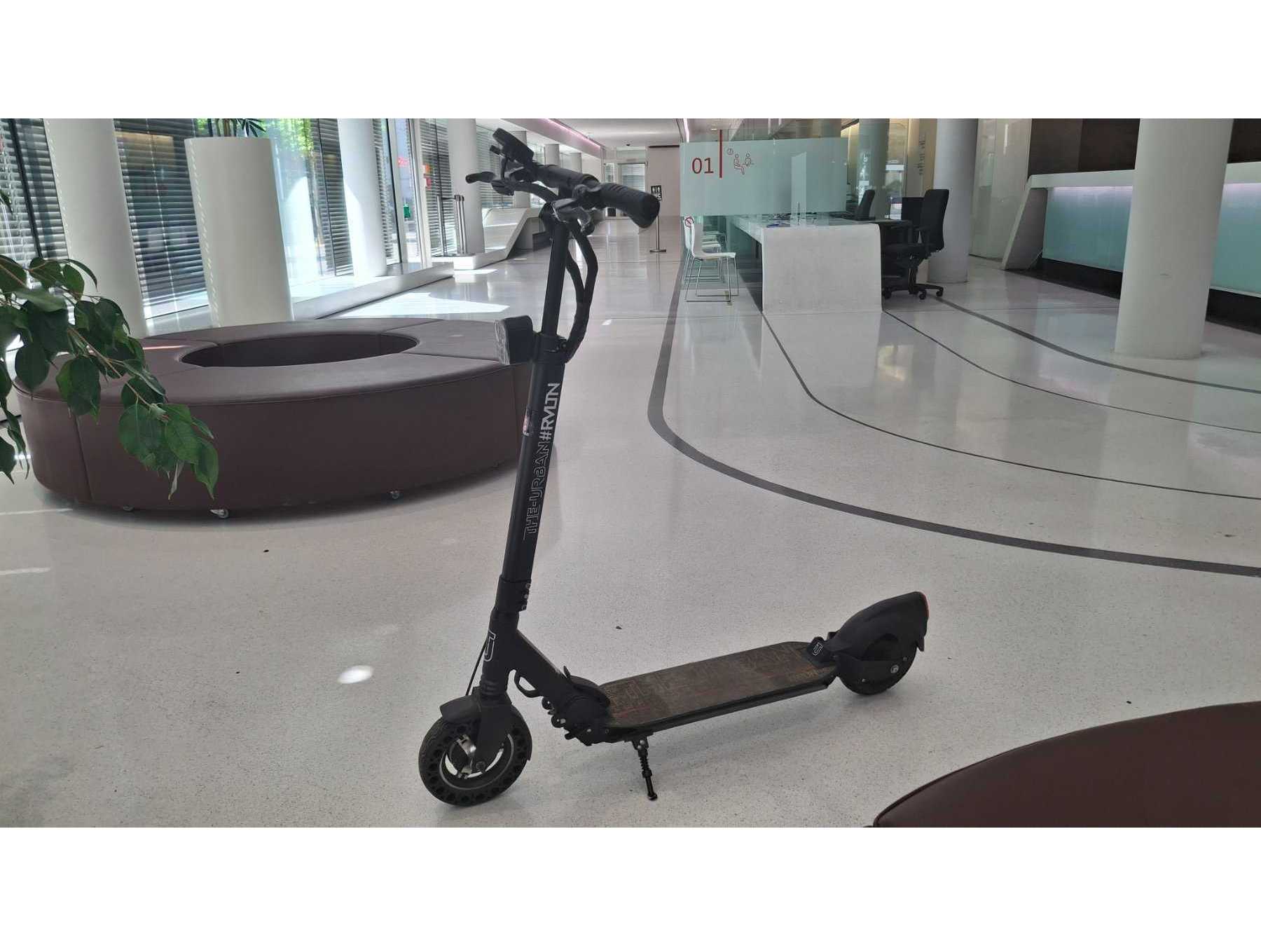 1 E-Scooter; The-Urban