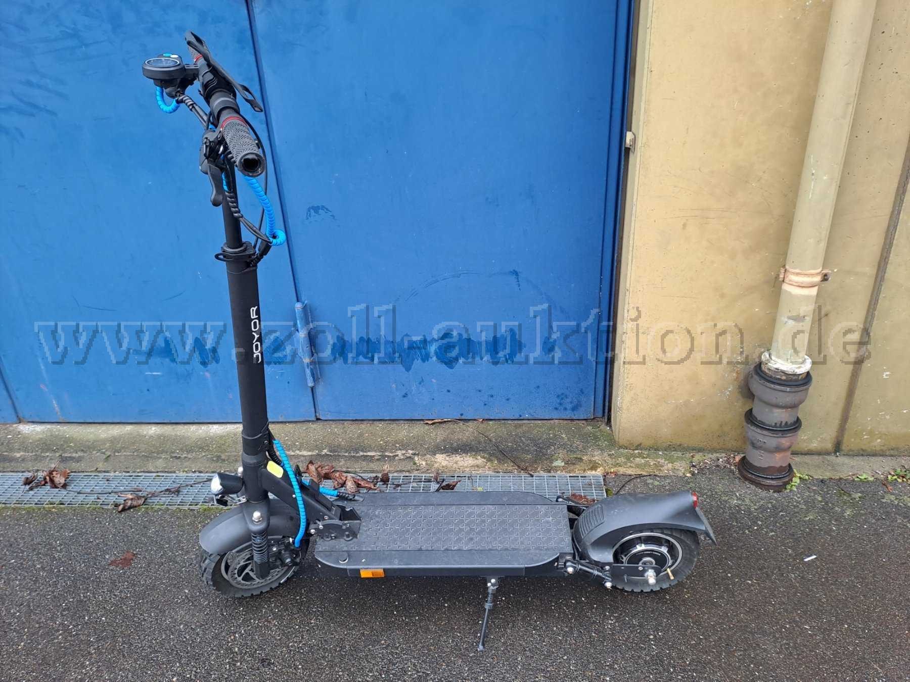 Frontansicht des Scooters