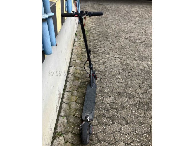 E-Scooter von hinten