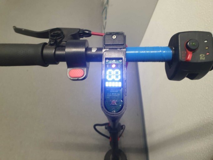 E-Roller LED-Anzeige und Handbremse