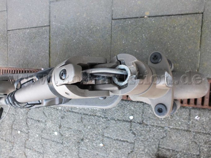 Detailaufnahme des Gelenkes im eingeklappten Zustand