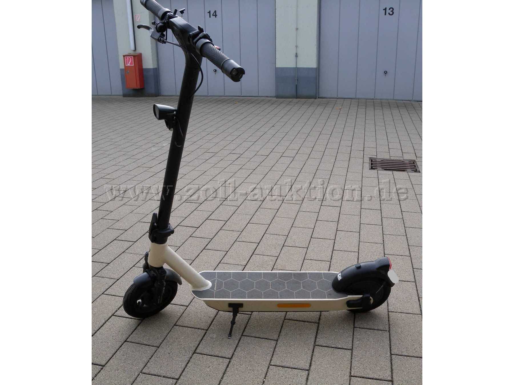 Gesamtansicht von links