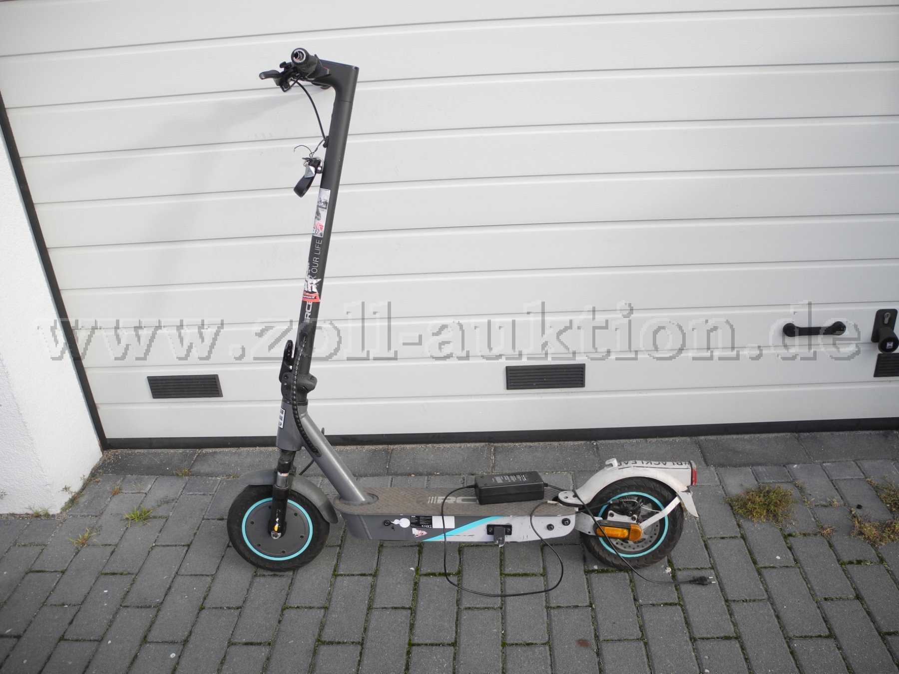 Gesamtansicht von links