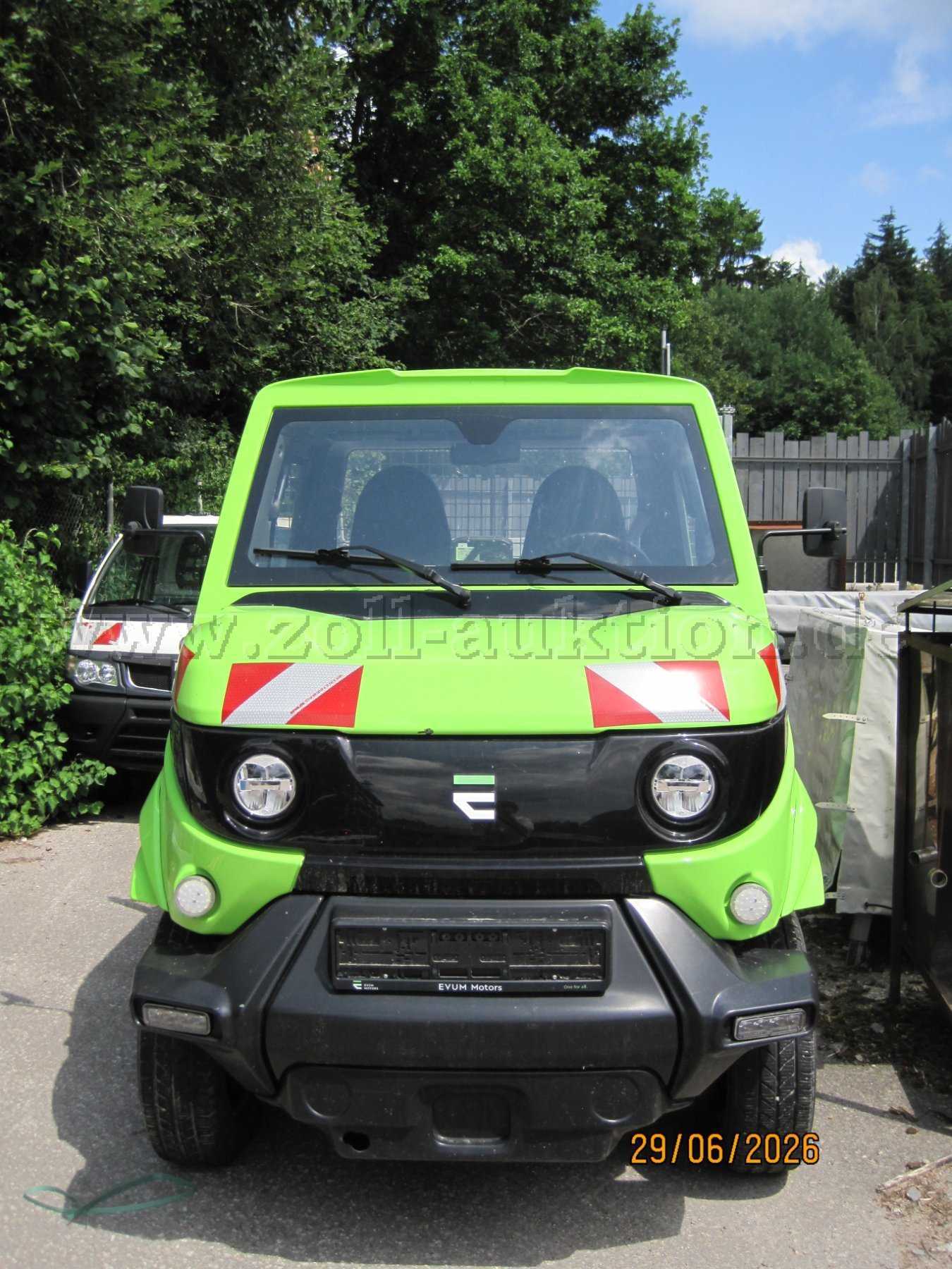 1 EVUM Motors aCar electric 4x4 three-way tipper