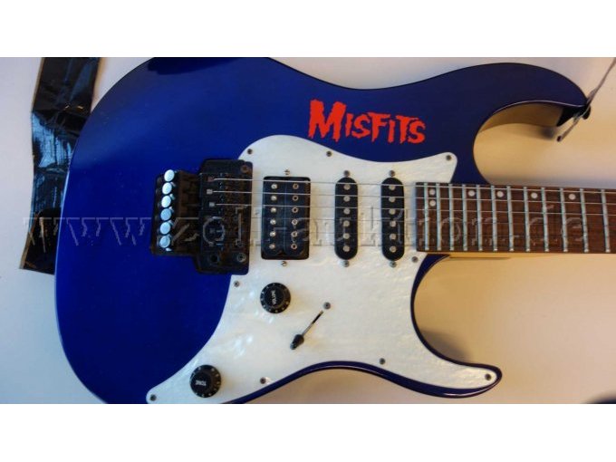 Dekor, Aufschrift: Misfits