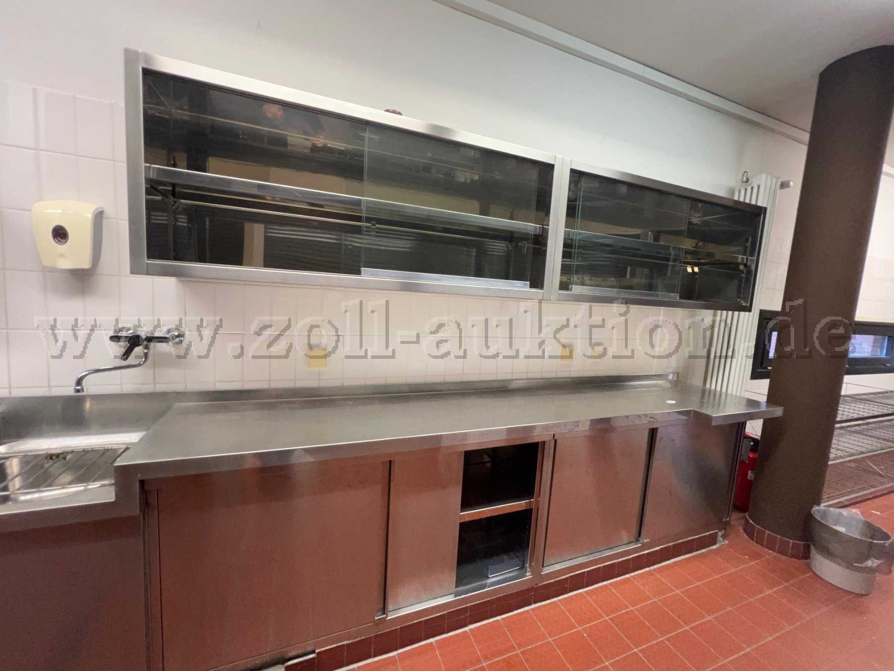 Küchenzeile mit Hängeschränke & Glas