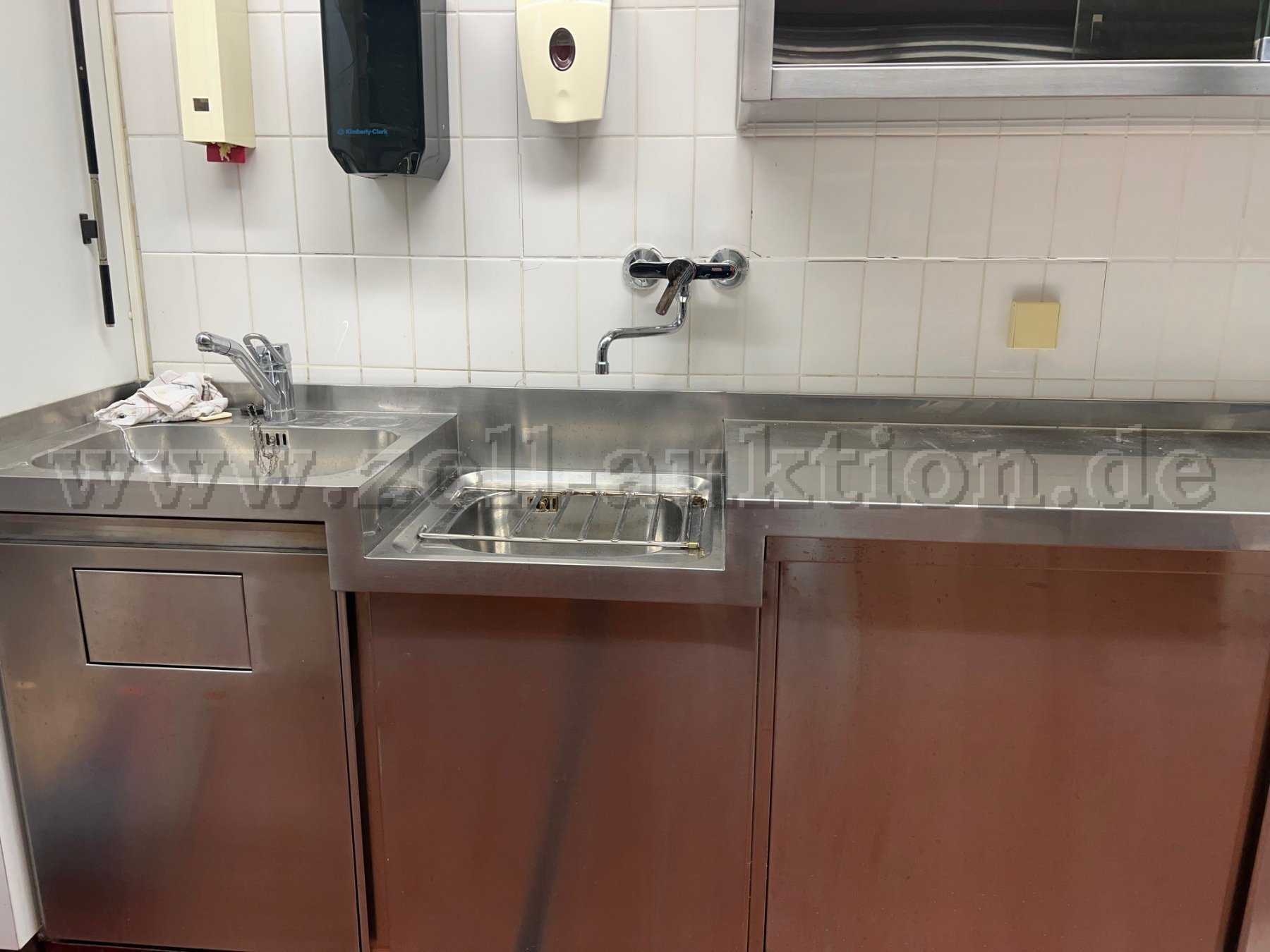 Küchenzeile mit 2 Spülbecken