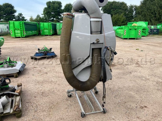 1 Egholm 2100 Geräteträger mit diversen Anbaugeräten – foto 12 – kavel bij Zoll-Auktion, Norderstedt