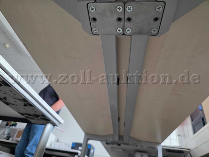 Unterseite Holzoptiktisch