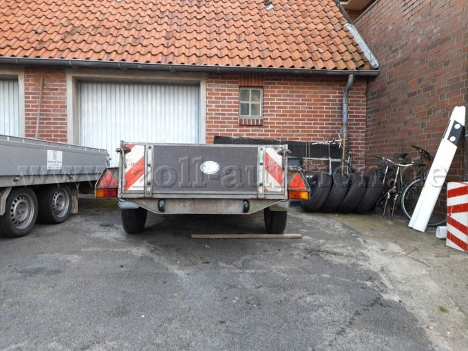 Anhänger hinten