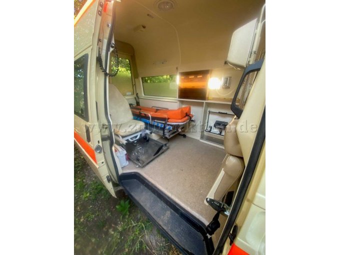 1 Einsatzfahrzeug KTW VW Transporter T4 mit Motorschaden – foto 11 – kavel bij Zoll-Auktion, Namborn