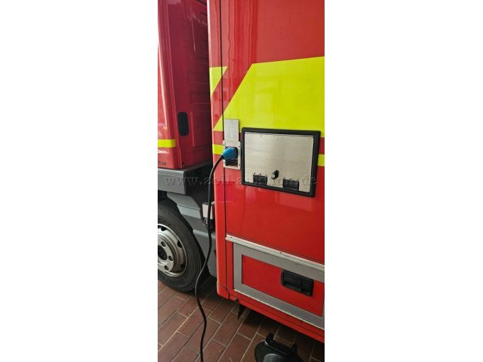 ELW II Ladestecker