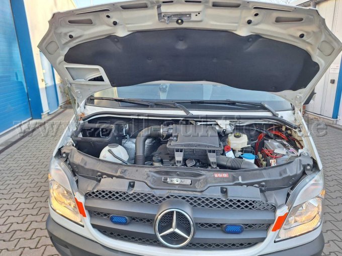 Übersichtsbild Motorraum