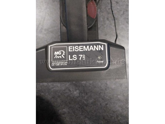 Beschreibung und Powerknopf