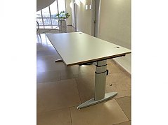 Elektr. Schreibtisch