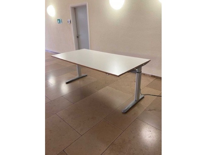 Schreibtisch