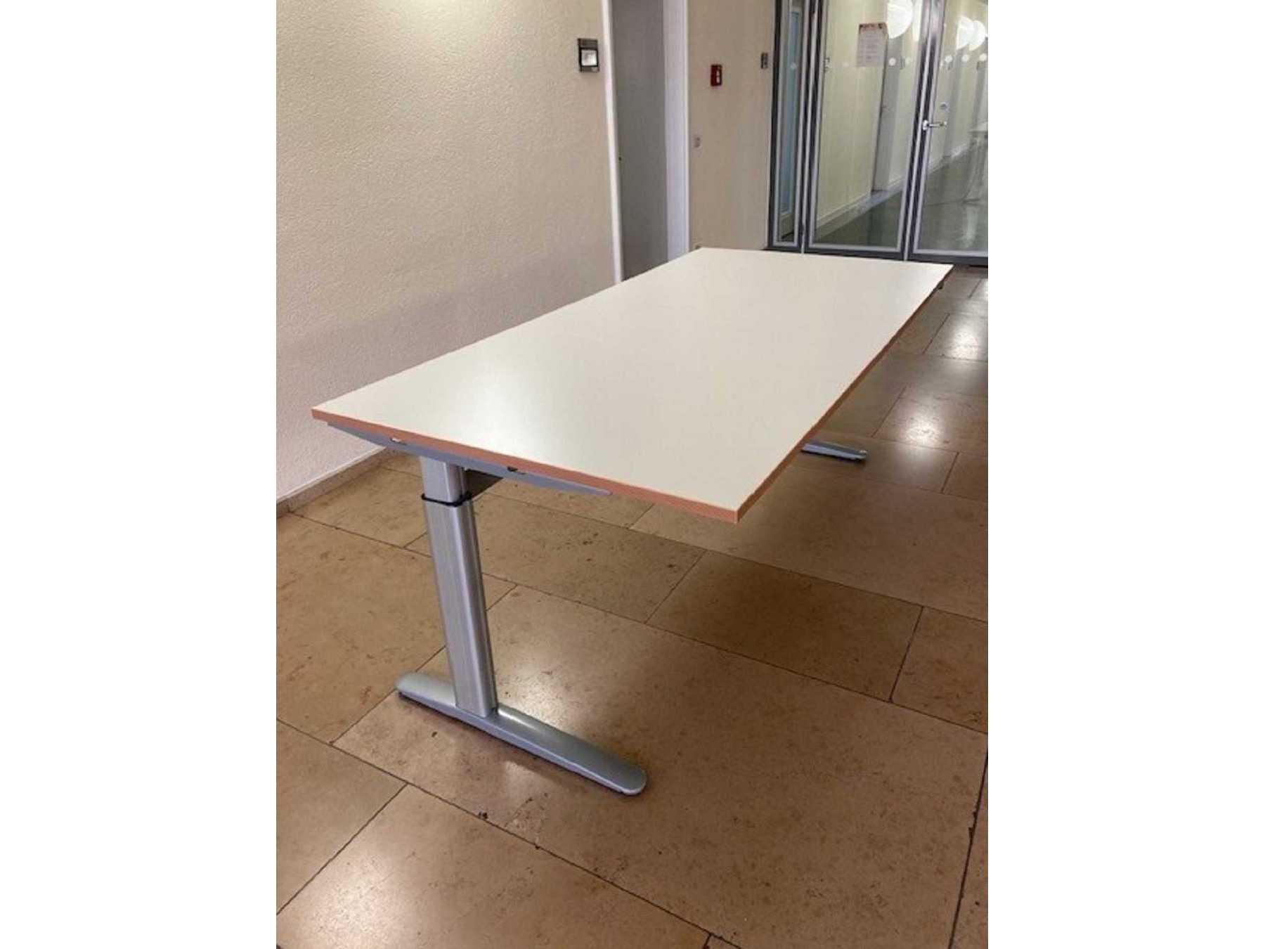 Schreibtisch seitlich