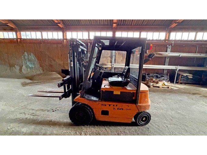 Still Elektrostapler R 6020 linke Fahrzeugseite