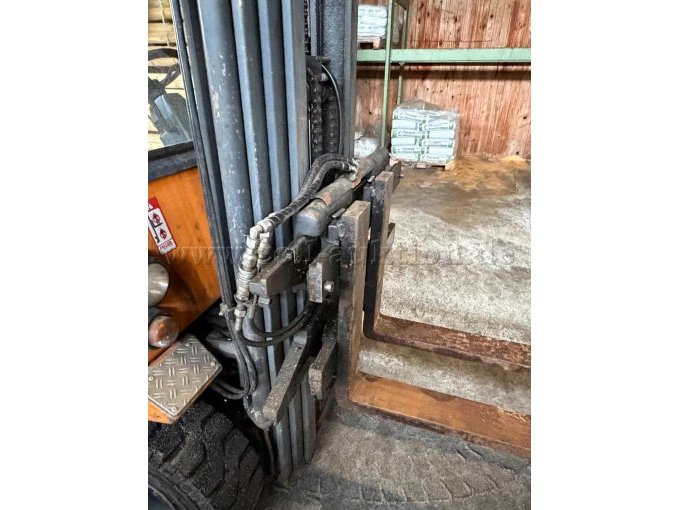 Still Elektrostapler Detailansicht Hubeinrichtung 2