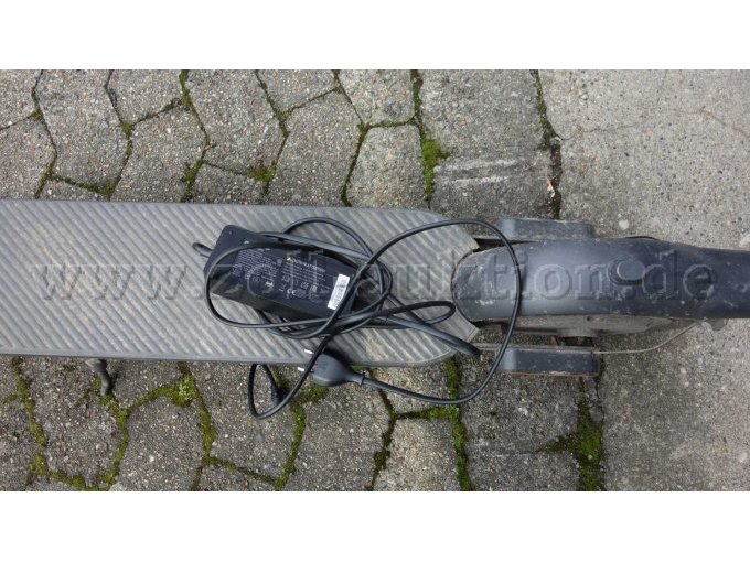 Ladegerät mit Netzteil