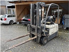 E-Gabelstapler Front-Seitenansicht links