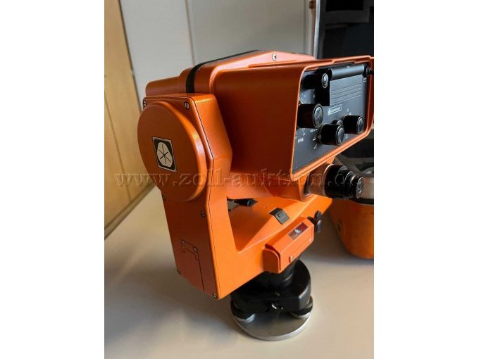 Geodimeter Ansicht Rückseite von rechts