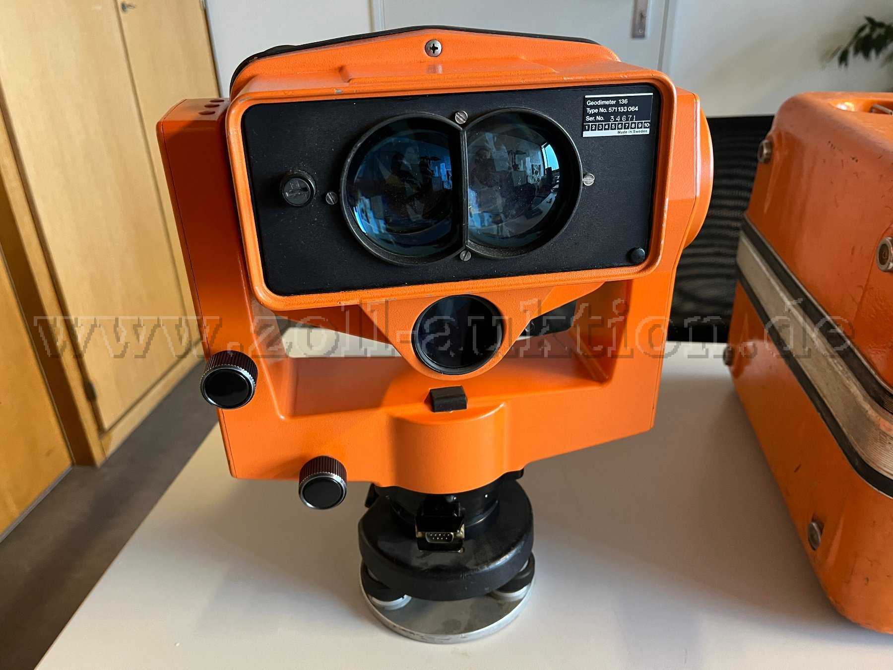 Geodimeter Ansicht Vorderseite