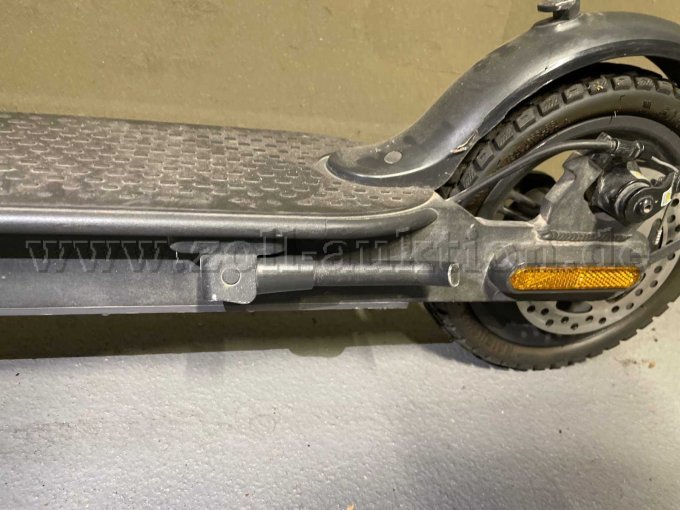 Trittbrett mit Reifen hinten