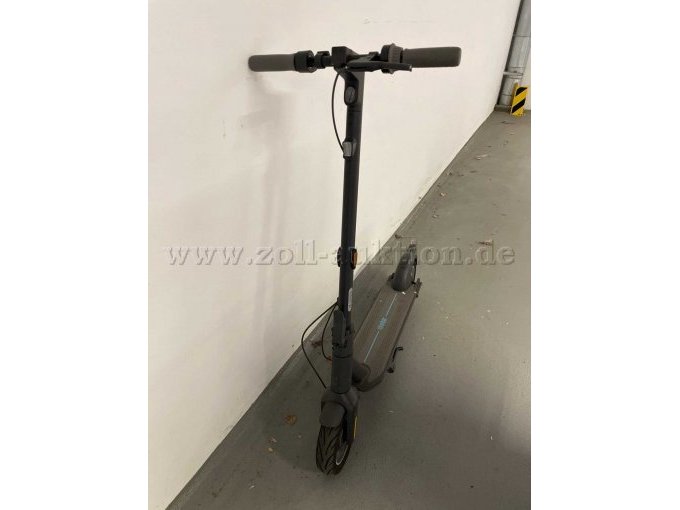 Roller vorne Roller vorne