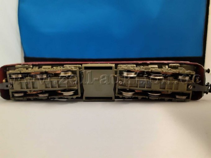 Em BR 120 245-6 Diesellok, Unterseite