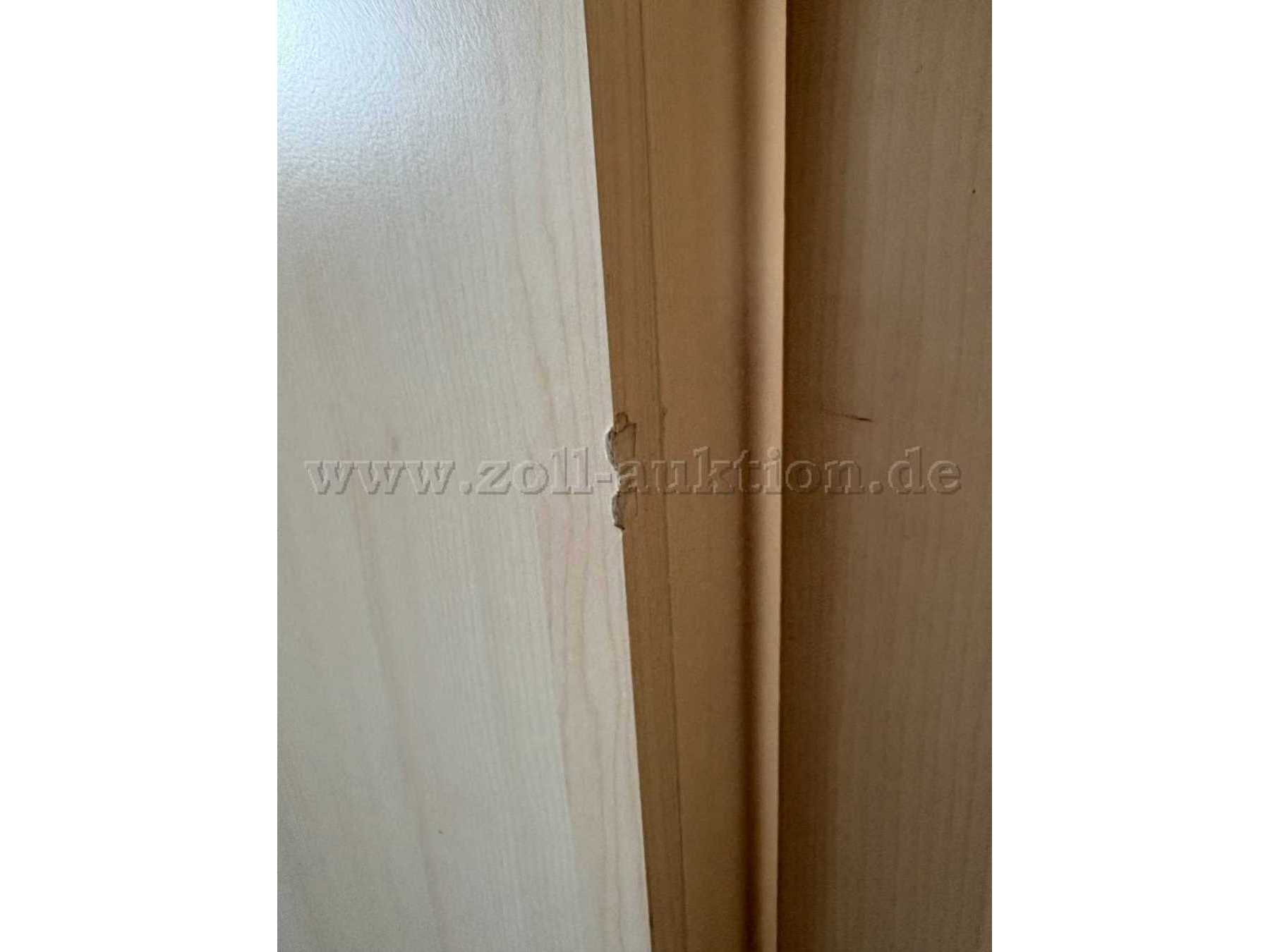 Gebrauchsspuren - Delle in Holz