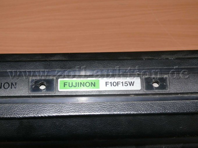 Blick auf den geschlossenen Transportkoffer von vorn