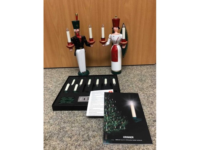 Engel und Bergman mit LUMIX Beleuchtung Gesamtansicht