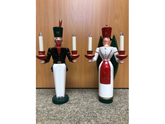 Engel und Bergman mit LUMIX Beleuchtung Gesamtansicht