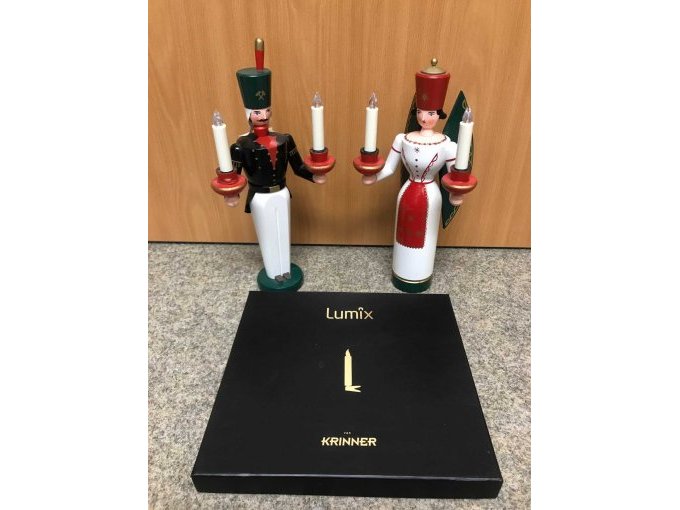 Engel und Bergman mit LUMIX Beleuchtung Gesamtansicht