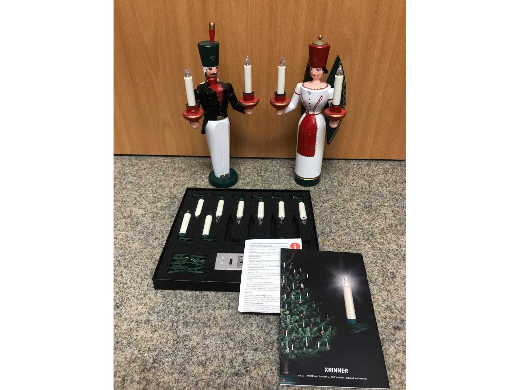 Engel und Bergman mit LUMIX Beleuchtung Gesamtansicht