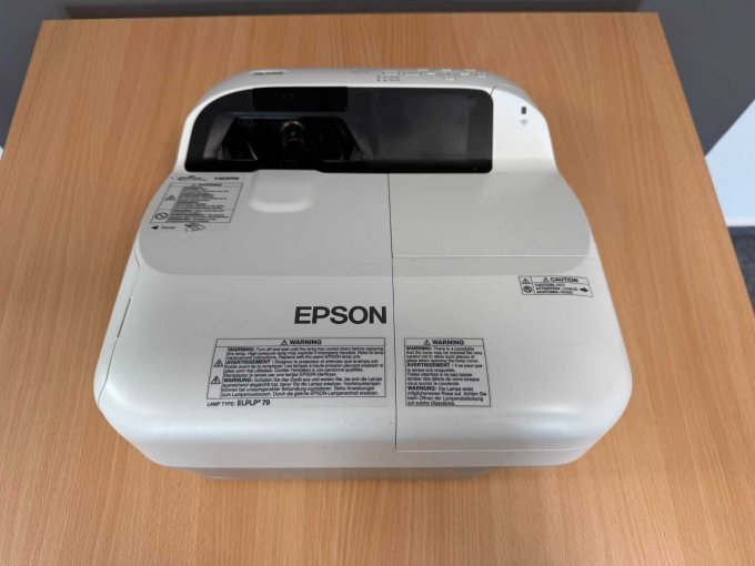 Epson EB-575W Ultra-Kurzdistanz-Beamer
Ansicht von hinten