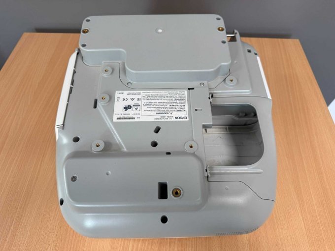 Epson EB-575W Ultra-Kurzdistanz-Beamer
Ansicht von unten