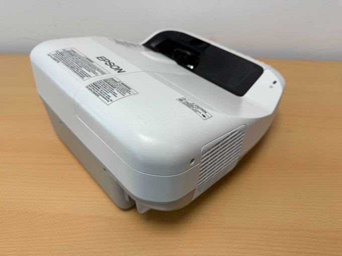 Epson EB-575W Ultra-Kurzdistanz-Beamer
Ansicht von hinten