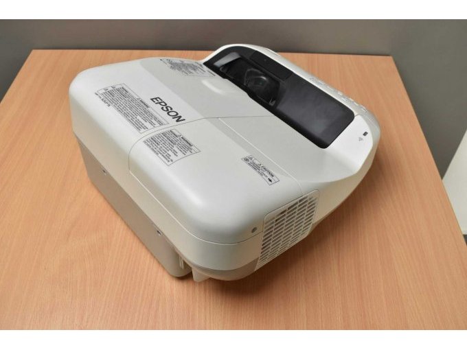 Epson EB-575W Ultra-Kurzdistanz-Beamer
Ansicht von hinten