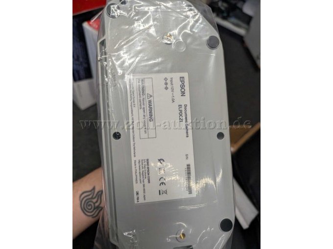 CE Kenzeichnung und Modellnummer vom Gerät