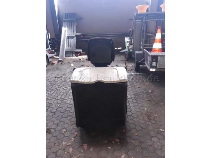 Aufsitzmäher von hinten