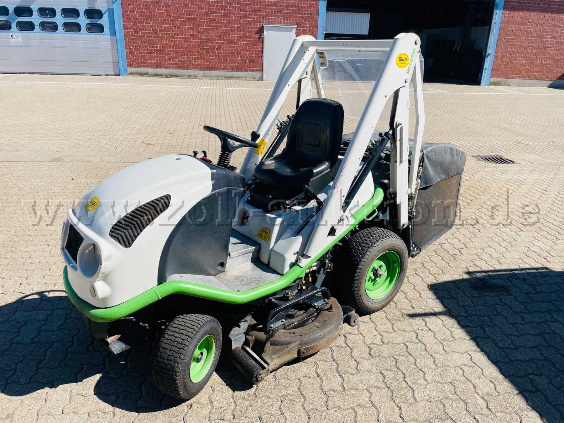 Etesia vorne links
