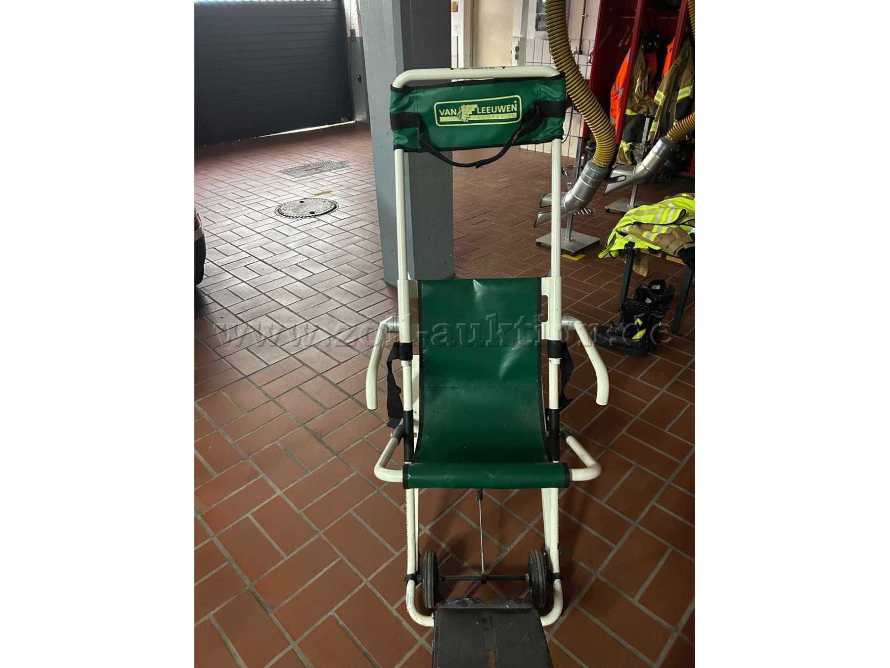 Evakuierungsstuhl (Sitzposition)