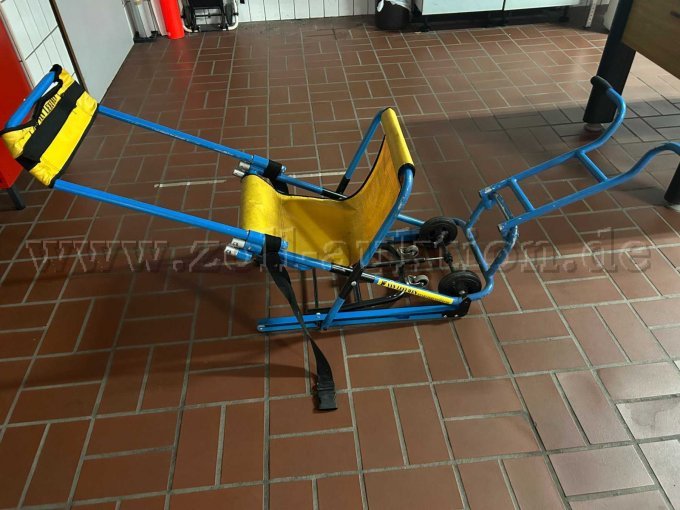 Evakuierungsstuhl (Fahrstellung)