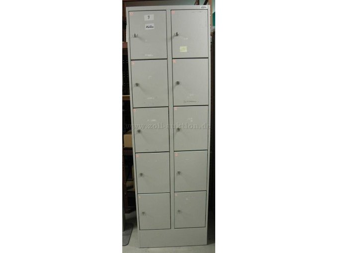 Fächerschrank geschlossen