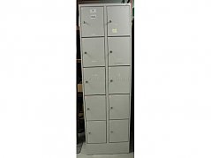 Fächerschrank geschlossen