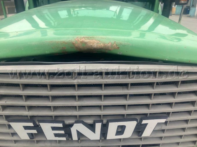 Motorhaube deformiert