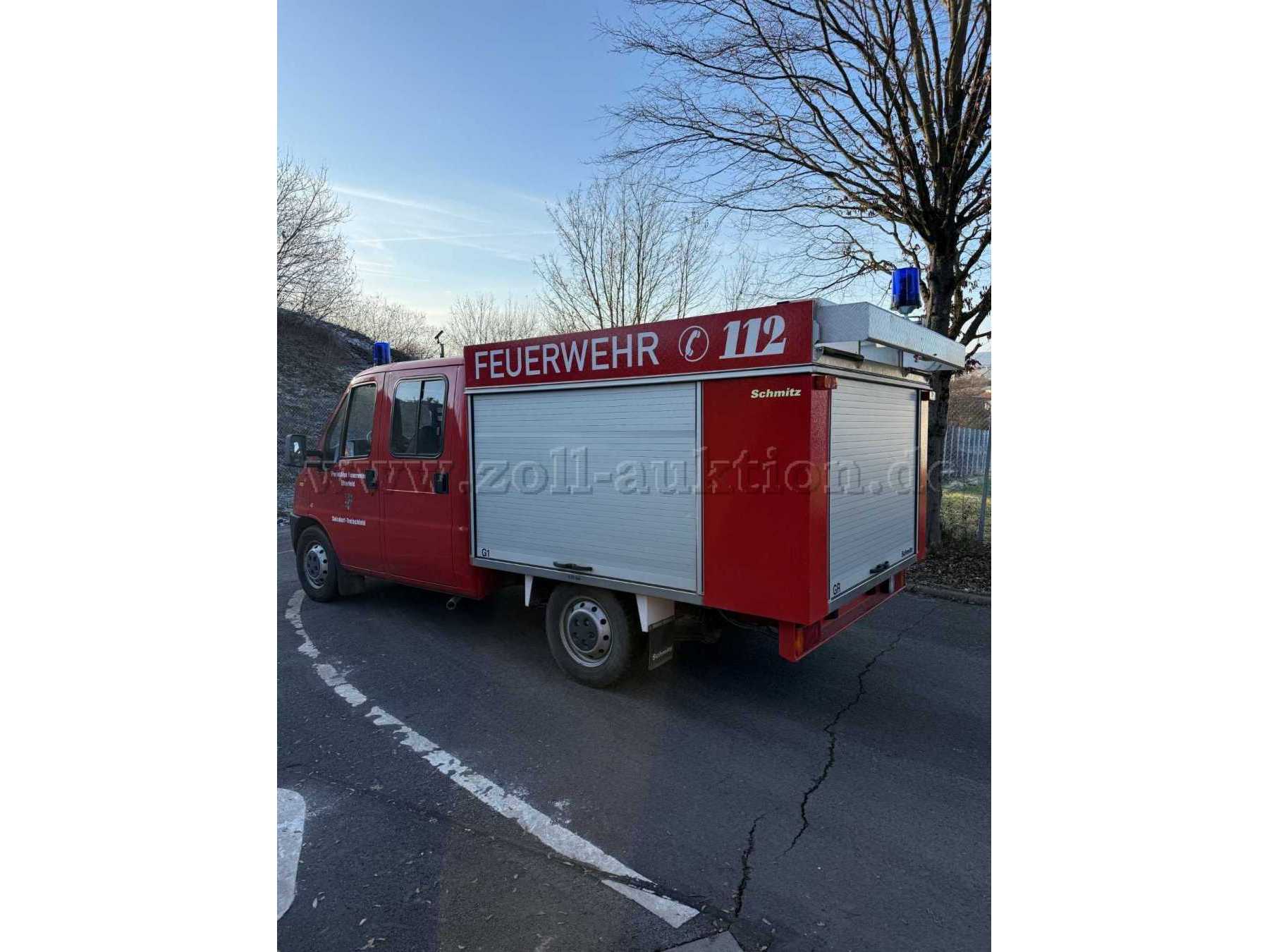 Rückansicht/
Seitenansicht Fahrerseite